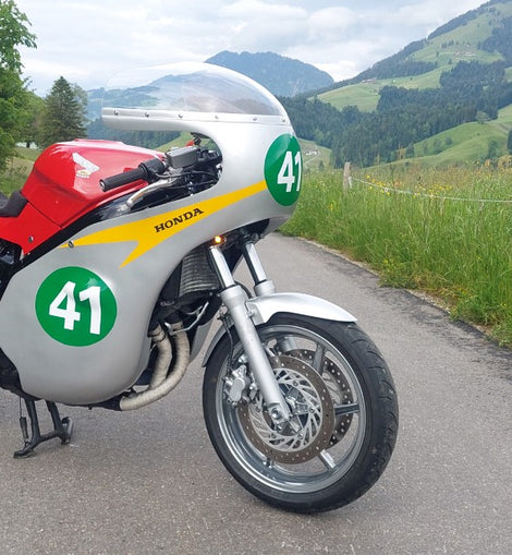 Honda CR750 Mike Hailwood Rennmaschine replica 1971