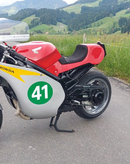Honda CR750 Mike Hailwood Rennmaschine replica 1971