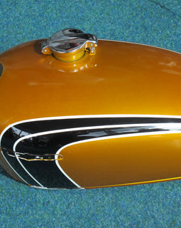 Honda CB250B4 Tank Benzintank NOS