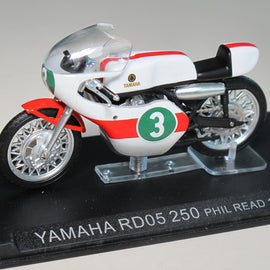 Motorradmodell 1:24 Yamaha RD05 250 Phil Read 1968
