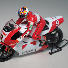 Motorradmodell 1:24 Yamaha Abe #9 Marlboro