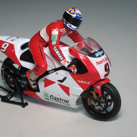 Motorradmodell 1:24 Yamaha Abe #9 Marlboro