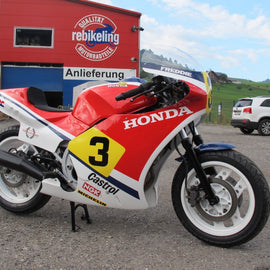 Honda RS500RF Freddie Spencer Rennmaschine replica 1983